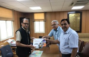 THDC ED briefs CS Utpal Kumar Singh on CSR spend