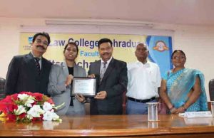 MP Judiciary qualifier Richa Bhatt felicitated at Law College