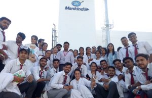 SBS Varsity Pharmacy students visit ‘Mankind Pharma’