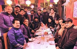 Sunil Shetty engages with fans in Mussoorie