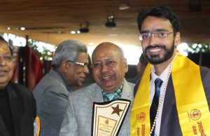 Dr Gaurav Sanjay receives Agra-Ratna Award