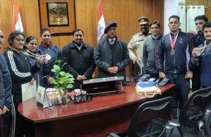 DGP Raturi congratulates Police medal winners in sports