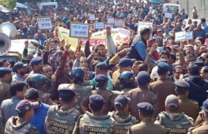 State Govt faces big crisis as General & OBC employees go on strike
