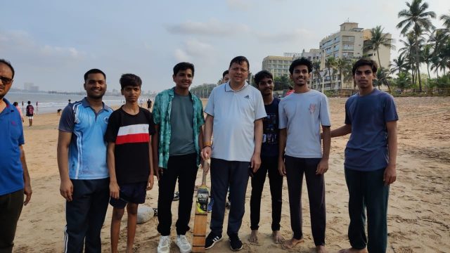 Dhami at Juhu Beach 2