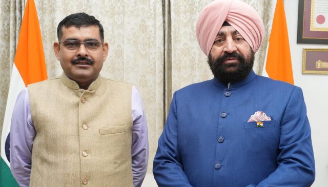 Gov lauds PVC awardee Capt YS Yadav’s achievements