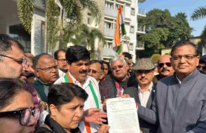 Godiyal leads Cong protest against bear and leopard attacks in hills