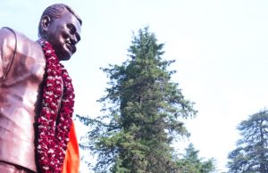 Statue of AB Vajpayee unveiled in Mussoorie by Mahendra Bhatt & Ganesh Joshi