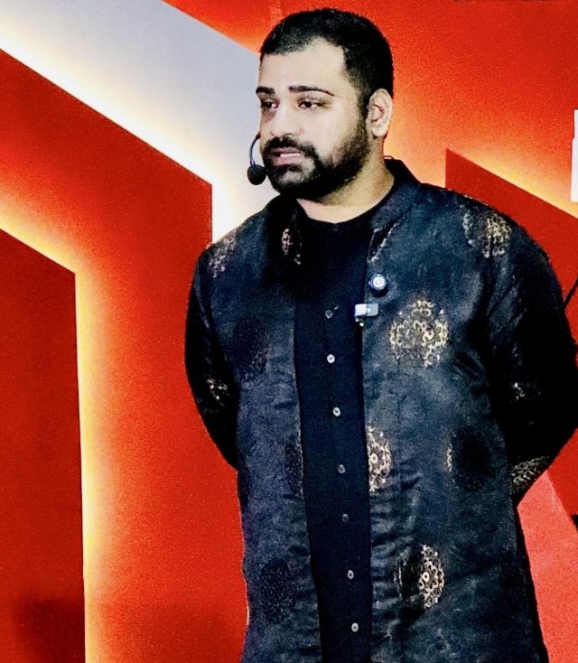 Anurag Chauhan takes the Stage at IIM Kashipur2