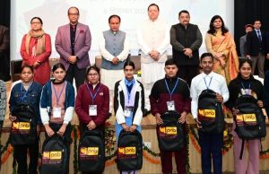 Dhami flags off top performers for ‘Bharat Darshan’ Educational tour