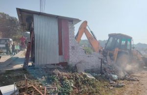 Doon Nagar Nigam demolishes illegal structures, encroachments