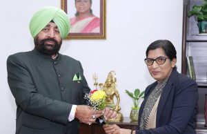 HNB Medical University VC meets Gov