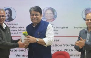 Adapt or Perish: Experts at Doon University ask Journalists to Master AI