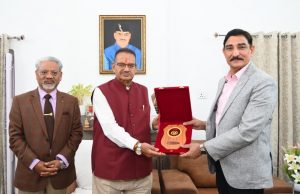 Lt General DS Rana meets Sainik Welfare Minister Joshi, requests benefits for ESM