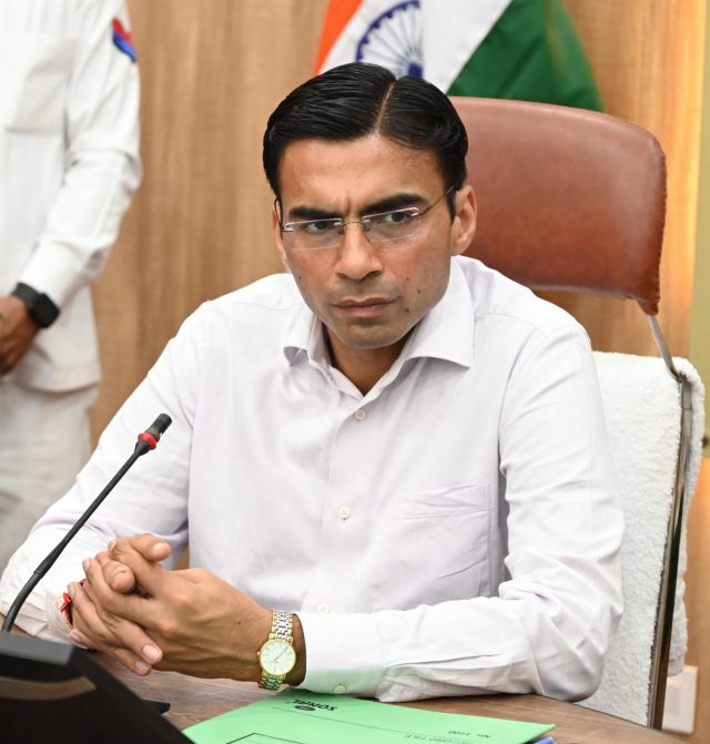 DM Savin Bansal