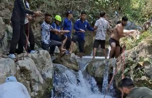 Cow stranded in Bhatta Falls rescued after hours of arduous effort