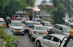 Traffic Jams emerge as Mussoorie’s biggest challenge: Tourists stranded for hours