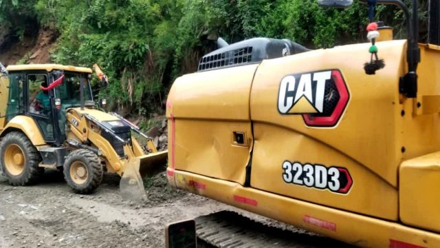 APS Road clearance work on Yamunotri Highway
