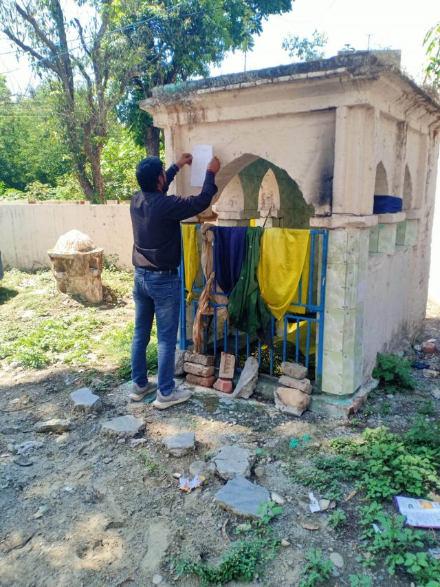Illegal Mazar Yamuna Colony