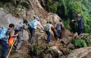 Kedarnath Yatra resumes after 8 hours of suspension due to landslide near Gaurikund