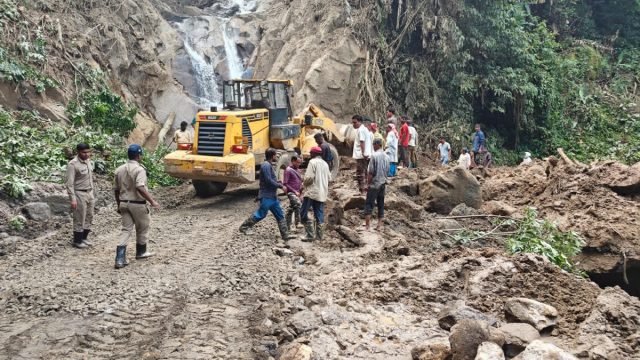 APS Roads cutt off in Pithoragarh