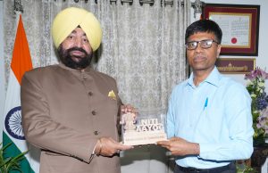 NITI Aayog Member Dr Srinivas briefs Gov on SDGs, healthcare goals