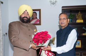 VC BP Bhatt pays courtesy call on Gov