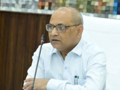 Garhwal Commissioner directs speedy relief and road clearance