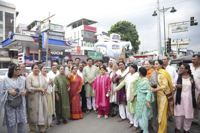 APS Mahila Cong Dharna