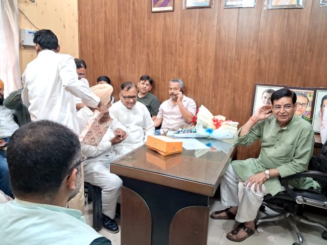 APS Pritam Singh at newly inaguruated Cong election committee office