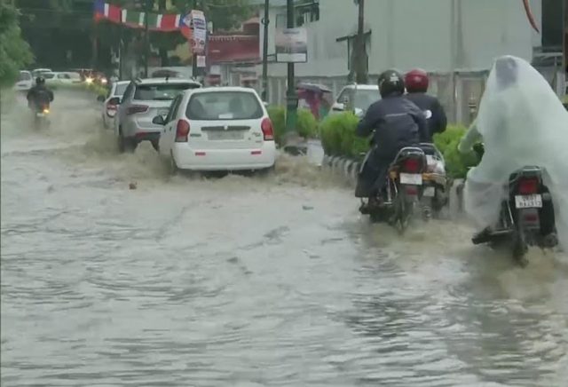 Heavy afternoon shower causes waterlogging in Doon, roads clear soon after as rain eases