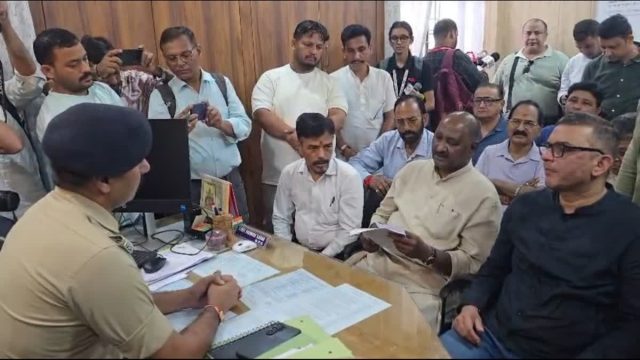 Cong MP Handore demands withdrawal of FIR against Rahul Gandhi, action on purification row