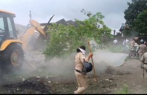 Dhami Govt bulldozes illegal houses of cattle smugglers, drug traffickers in Dehradun